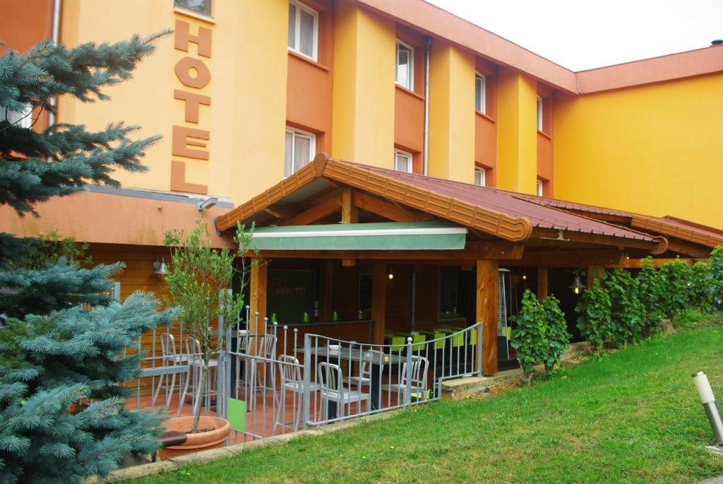 Hotel Burnichon Tarare Exterior photo